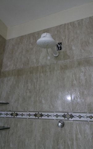 Casa de condomínio à venda com 90m², 2 quartos e 1 vagaBanheiro da Suíte 2