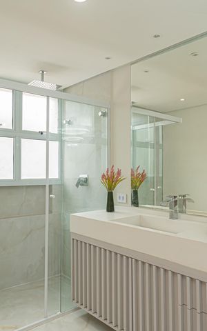 Apartamento à venda com 219m², 3 quartos e 2 vagasBanheiro da Suíte 1