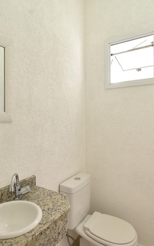 Casa de condomínio para alugar com 96m², 3 quartos e 5 vagasLavabo