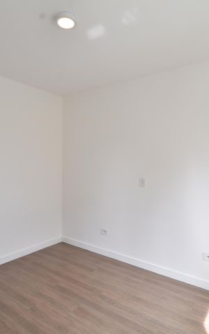 Casa de condomínio para alugar com 96m², 3 quartos e 5 vagasSuíte