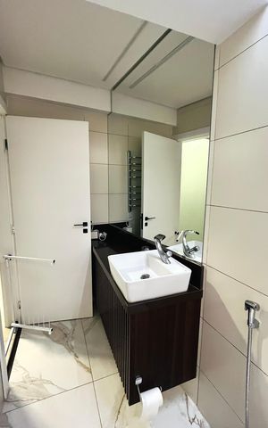 Apartamento para alugar com 278m², 3 quartos e 4 vagas Apartamento para alugar com 278m², 3 quartos e 4 vagasBanheiro Corredor