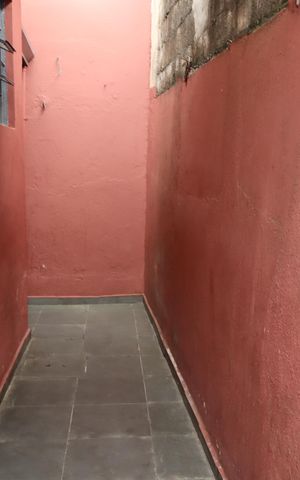 Casa para alugar com 49m², 1 quarto e 1 vagaCorredor externo