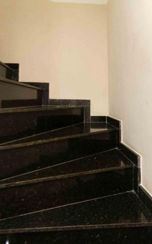 Casa à venda com 50m², 2 quartos e 2 vagasescada