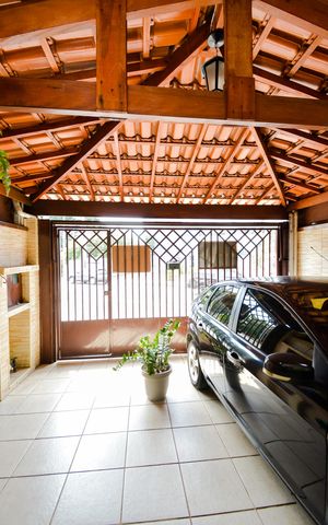 Casa à venda com 173m², 3 quartos e 2 vagasGaragem