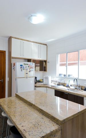 Casa à venda com 173m², 3 quartos e 2 vagasCozinha