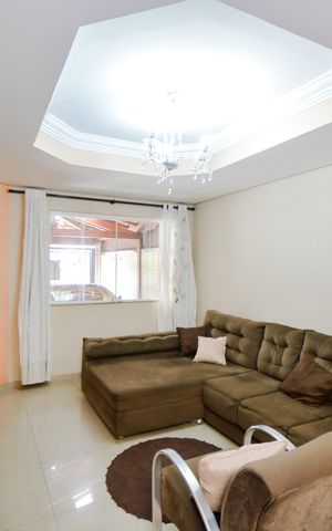 Casa à venda com 173m², 3 quartos e 2 vagasSala
