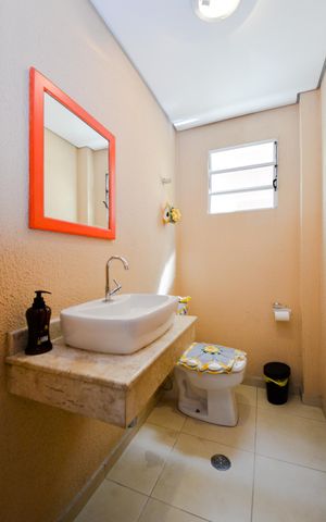 Casa à venda com 173m², 3 quartos e 2 vagasLavabo