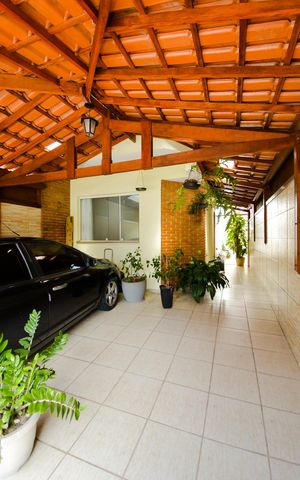 Casa à venda com 173m², 3 quartos e 2 vagasGaragem