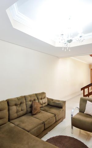 Casa à venda com 173m², 3 quartos e 2 vagasSala
