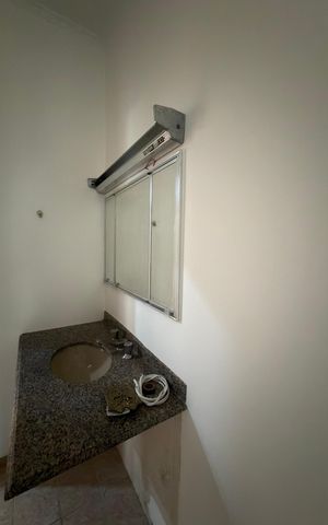 Casa para alugar com 255m², 4 quartos e 3 vagas Casa para alugar com 255m², 4 quartos e 3 vagasBanheiro Social