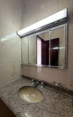 Casa para alugar com 255m², 4 quartos e 3 vagas Casa para alugar com 255m², 4 quartos e 3 vagasQuarto 1 - Suíte Banheiro