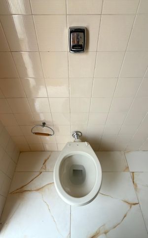 Casa para alugar com 255m², 4 quartos e 3 vagas Casa para alugar com 255m², 4 quartos e 3 vagasBanheiro de serviço
