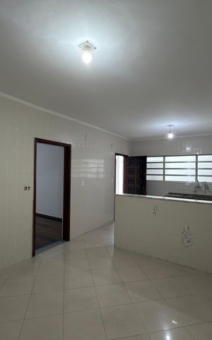 Casa para alugar com 255m², 4 quartos e 3 vagas Casa para alugar com 255m², 4 quartos e 3 vagasCopa/Cozinha