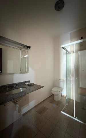 Casa para alugar com 255m², 4 quartos e 3 vagas Casa para alugar com 255m², 4 quartos e 3 vagasBanheiro Social