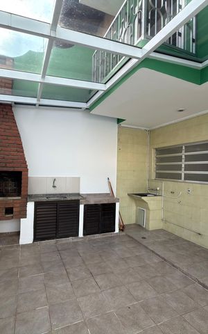 Casa para alugar com 255m², 4 quartos e 3 vagas Casa para alugar com 255m², 4 quartos e 3 vagasÁrea de Serviço/Espaço Gourmet