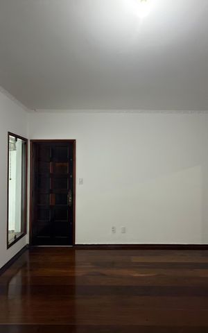 Casa para alugar com 255m², 4 quartos e 3 vagas Casa para alugar com 255m², 4 quartos e 3 vagasSala