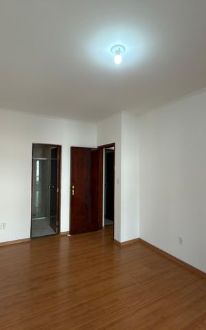 Casa para alugar com 255m², 4 quartos e 3 vagas Casa para alugar com 255m², 4 quartos e 3 vagasQuarto 4 - Suíte