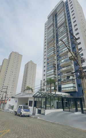 Apartamento à venda com 180m², 3 quartos e 4 vagas Apartamento à venda com 180m², 3 quartos e 4 vagasFachada e portaria