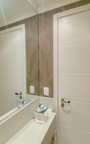 Apartamento à venda com 180m², 3 quartos e 4 vagas Apartamento à venda com 180m², 3 quartos e 4 vagasBanheiro 1