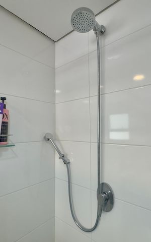 Apartamento à venda com 180m², 3 quartos e 4 vagas Apartamento à venda com 180m², 3 quartos e 4 vagasBanheiro da Suíte 2