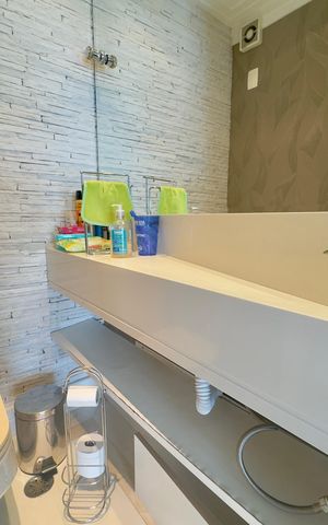 Apartamento à venda com 180m², 3 quartos e 4 vagas Apartamento à venda com 180m², 3 quartos e 4 vagasBanheiro 1