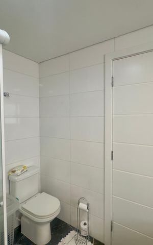Apartamento à venda com 180m², 3 quartos e 4 vagas Apartamento à venda com 180m², 3 quartos e 4 vagasBanheiro da Suíte 2