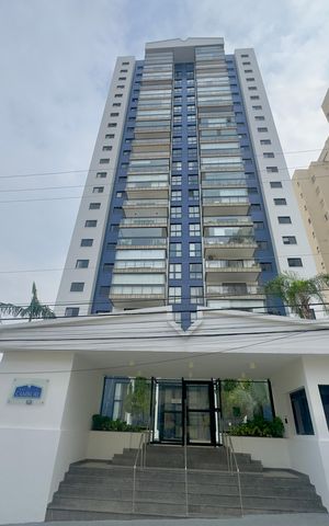 Apartamento à venda com 180m², 3 quartos e 4 vagas Apartamento à venda com 180m², 3 quartos e 4 vagasFachada e portaria