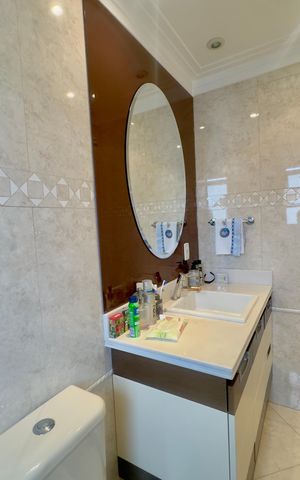 Apartamento à venda com 180m², 3 quartos e 4 vagas Apartamento à venda com 180m², 3 quartos e 4 vagasBanheiro da Suíte 1