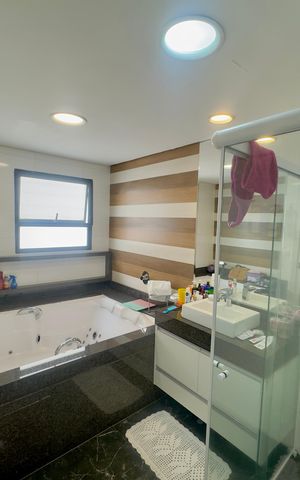 Apartamento à venda com 180m², 3 quartos e 4 vagas Apartamento à venda com 180m², 3 quartos e 4 vagasBanheiro da Suíte 2