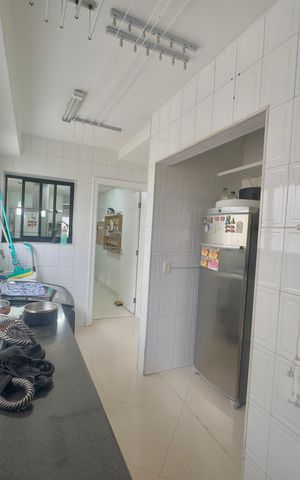 Apartamento à venda com 180m², 3 quartos e 4 vagas Apartamento à venda com 180m², 3 quartos e 4 vagasÁrea de Serviço
