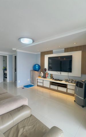 Apartamento à venda com 180m², 3 quartos e 4 vagas Apartamento à venda com 180m², 3 quartos e 4 vagasSala