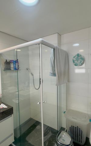 Apartamento à venda com 180m², 3 quartos e 4 vagas Apartamento à venda com 180m², 3 quartos e 4 vagasBanheiro da Suíte 2