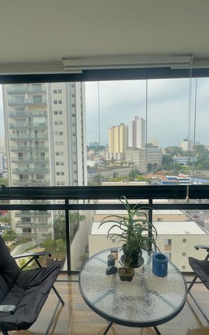 Apartamento à venda com 180m², 3 quartos e 4 vagas Apartamento à venda com 180m², 3 quartos e 4 vagasVaranda