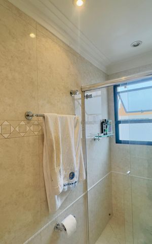 Apartamento à venda com 180m², 3 quartos e 4 vagas Apartamento à venda com 180m², 3 quartos e 4 vagasBanheiro da Suíte 1