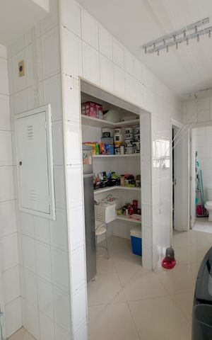 Apartamento à venda com 180m², 3 quartos e 4 vagas Apartamento à venda com 180m², 3 quartos e 4 vagasÁrea de Serviço