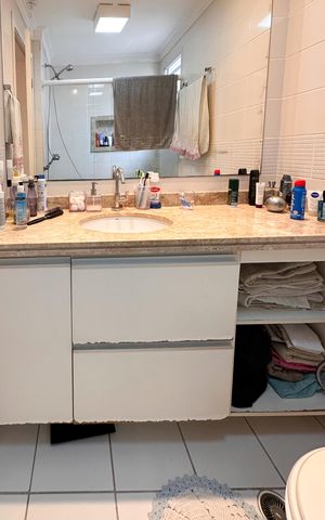 Apartamento à venda com 87m², 3 quartos e 2 vagas Apartamento à venda com 87m², 3 quartos e 2 vagasBanheiro da Suíte