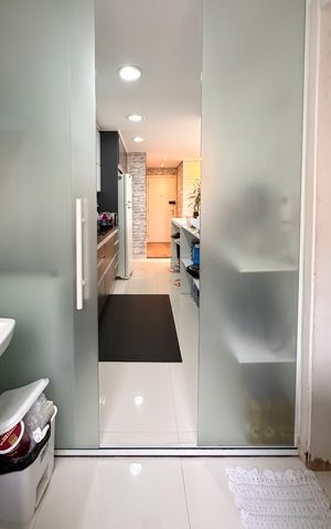 Apartamento à venda com 87m², 3 quartos e 2 vagas Apartamento à venda com 87m², 3 quartos e 2 vagasÁrea de Serviço