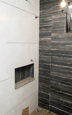 Casa à venda com 100m², 2 quartos e 1 vaga Casa à venda com 100m², 2 quartos e 1 vagaBanheiro segundo andar