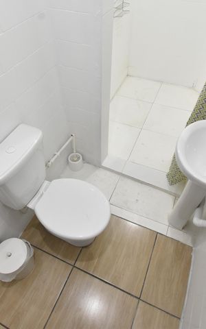 Apartamento para alugar com 66m², 2 quartos e sem vagaBanheiro