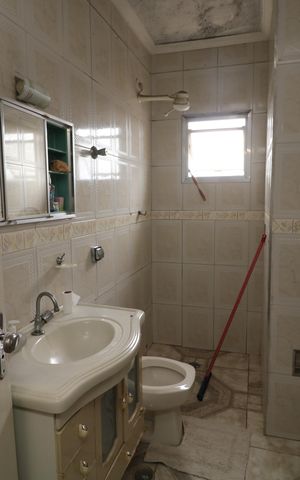 Casa à venda com 180m², 3 quartos e 4 vagasBanheiro da Suíte