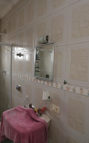 Casa à venda com 180m², 3 quartos e 4 vagasBanheiro