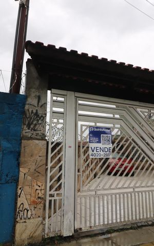 Casa à venda com 180m², 3 quartos e 4 vagasFachada