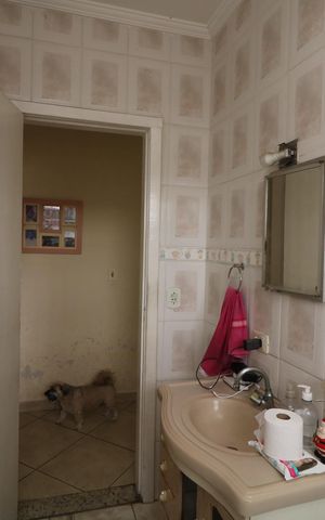 Casa à venda com 180m², 3 quartos e 4 vagasBanheiro 2