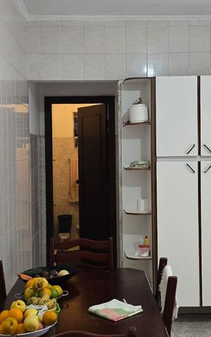 Casa à venda com 200m², 4 quartos e 2 vagas Casa à venda com 200m², 4 quartos e 2 vagasCozinha