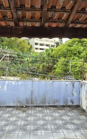 Casa à venda com 200m², 4 quartos e 2 vagas Casa à venda com 200m², 4 quartos e 2 vagasVaranda da Suíte