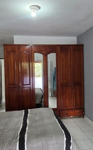 Casa à venda com 200m², 4 quartos e 2 vagas Casa à venda com 200m², 4 quartos e 2 vagasSuíte
