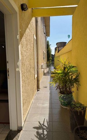 Casa à venda com 235m², 3 quartos e 3 vagas