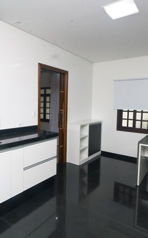 Casa para alugar com 120m², 3 quartos e 3 vagas Casa para alugar com 120m², 3 quartos e 3 vagasCozinha