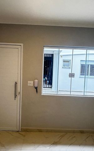 Casa para alugar com 106m², 2 quartos e 2 vagas Casa para alugar com 106m², 2 quartos e 2 vagasSala