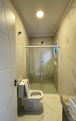 Casa para alugar com 106m², 2 quartos e 2 vagas Casa para alugar com 106m², 2 quartos e 2 vagasBanheiro